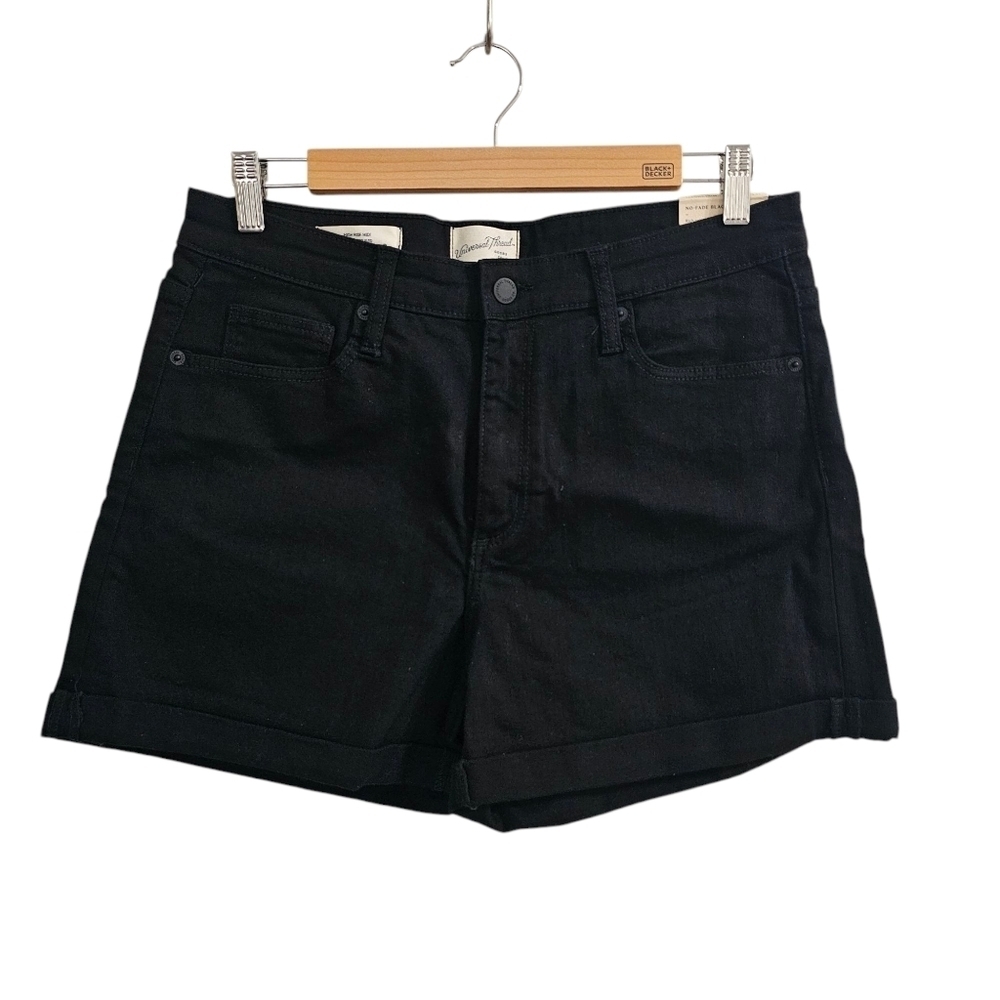 UNIVERSAL THREAD Black No-Fade High-Rise Midi Short Black